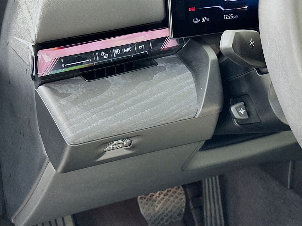 Thumbnail: 2026 BMW i5 - 10