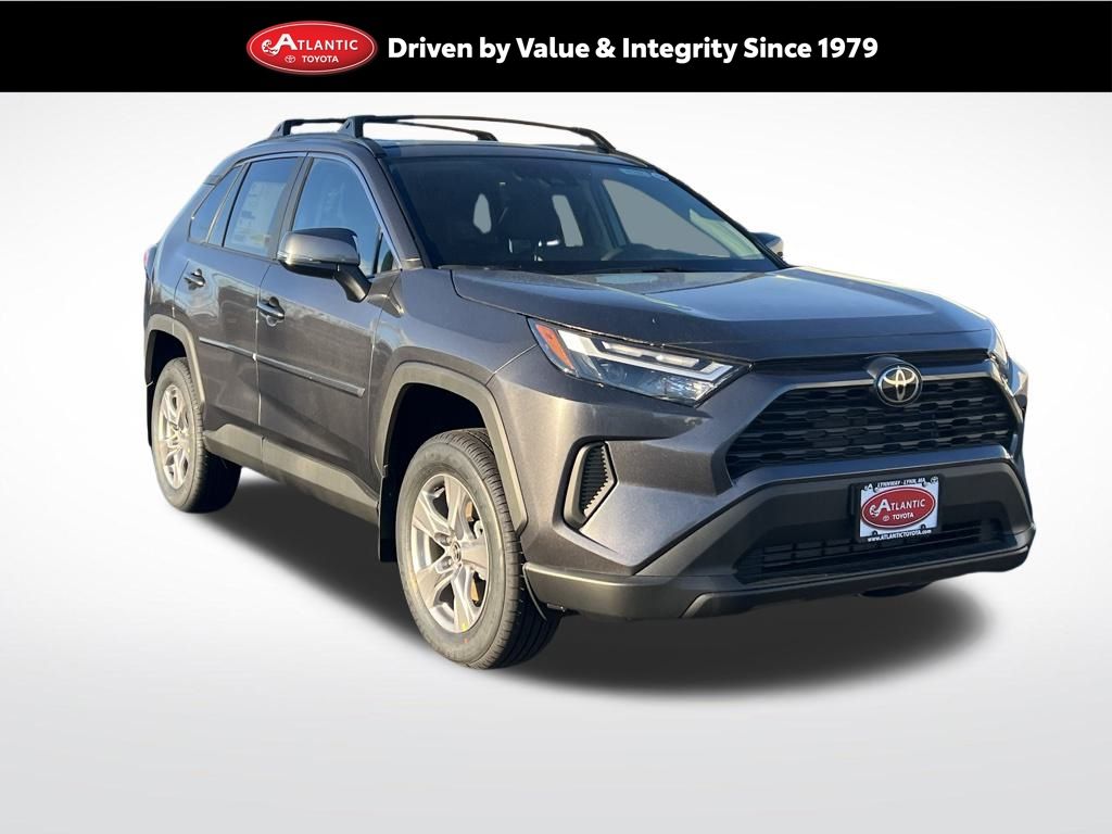2025 Toyota RAV4 XLE's photo