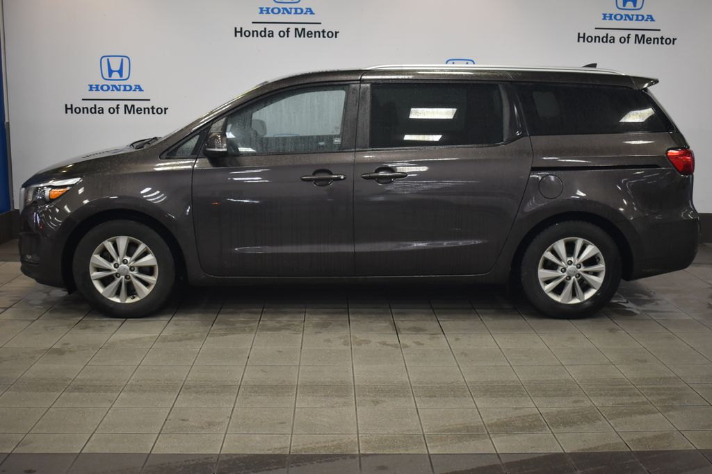 2016 Kia Sedona LX 4