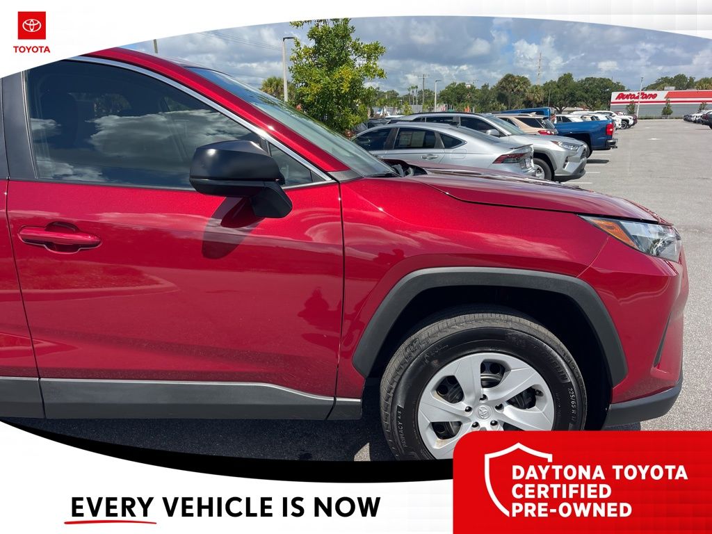 2023 Toyota RAV4 LE photo 12