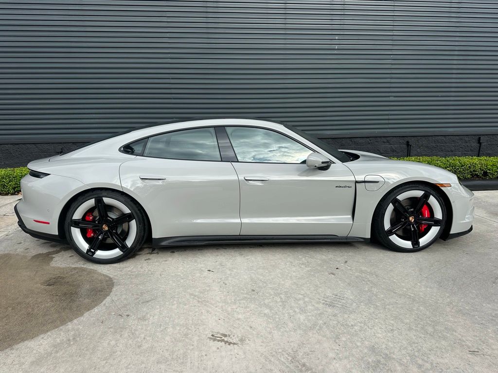 Thumbnail: 2026 Porsche Taycan - 10