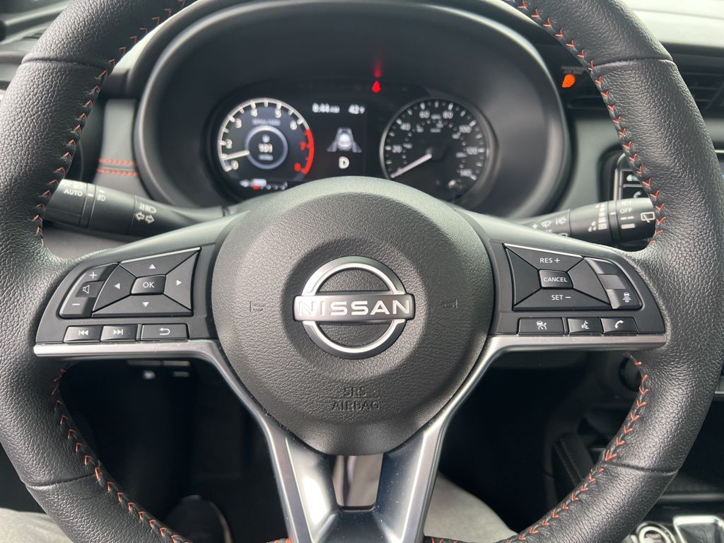 2024 Nissan Kicks SR photo