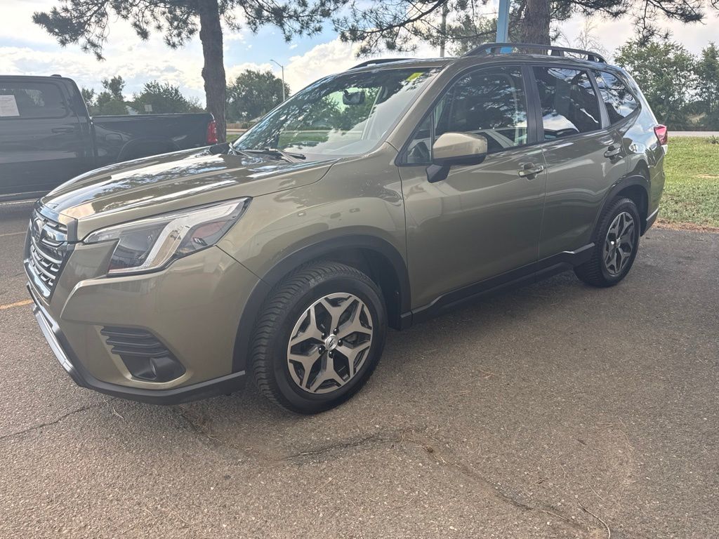  2023 Subaru Forester Premium Crossover AWD   