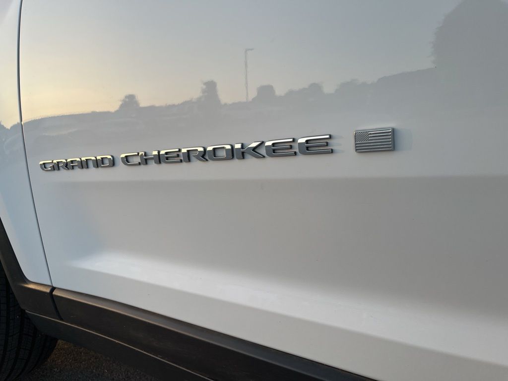 Thumbnail: 2023 Jeep Grand Cherokee L - 10