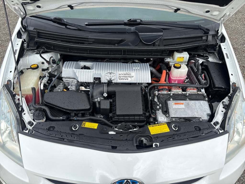 2010 Super White Toyota Prius II FWD Hatchback