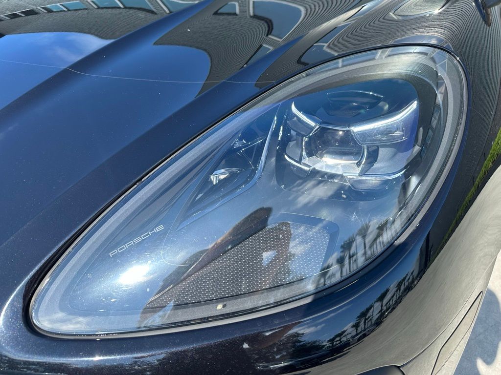 Thumbnail: 2020 Porsche Macan - 13