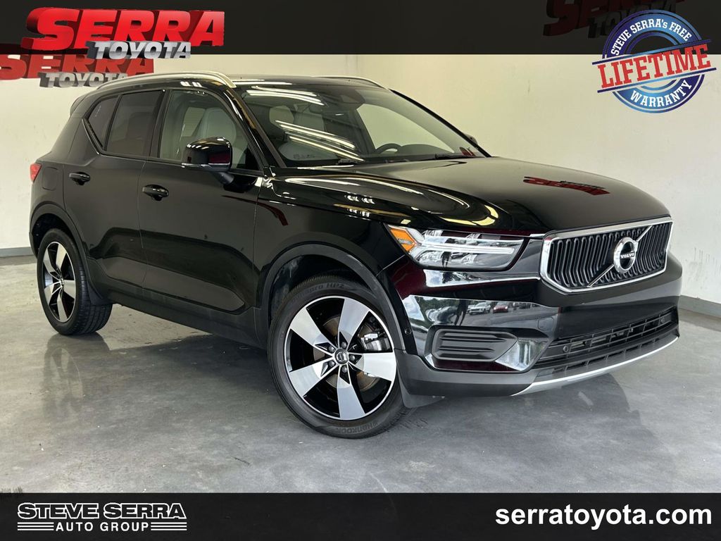 2019 Volvo XC40 T5 Momentum AWD