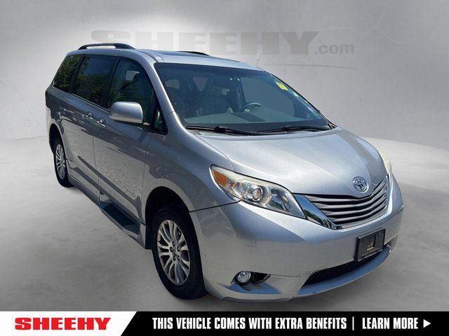 2012 Toyota Sienna XLE Mobility Auto Access