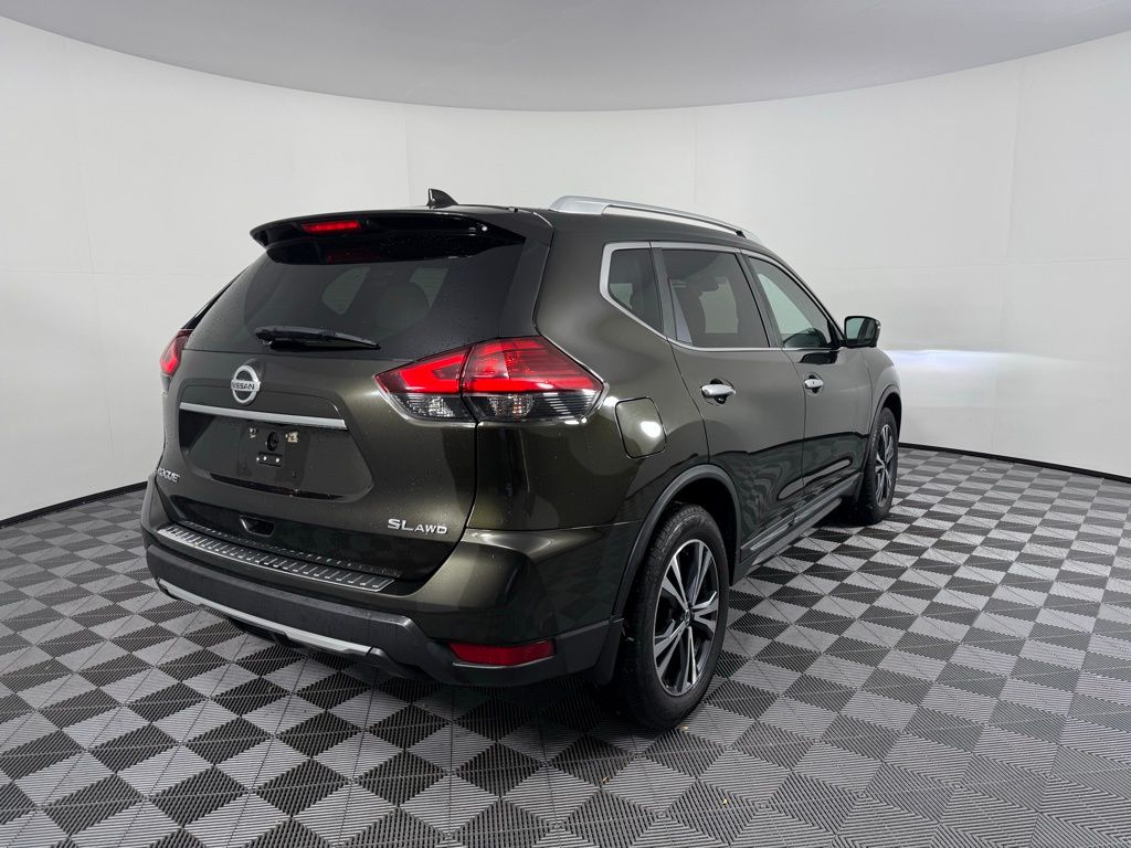 Thumbnail: 2017 Nissan Rogue - 5