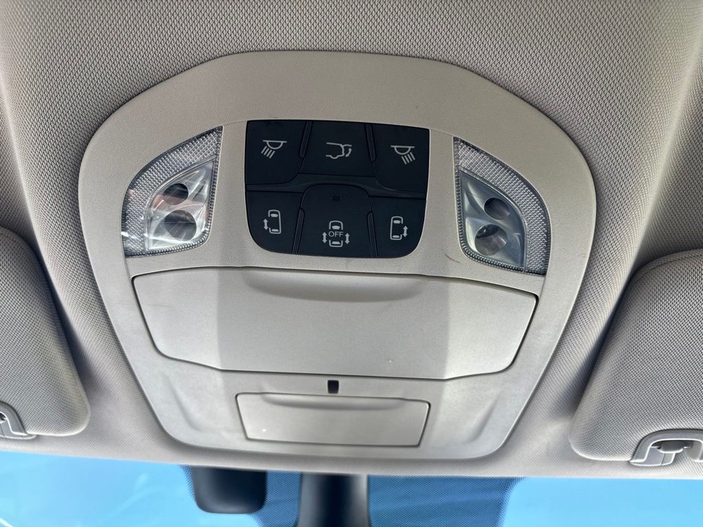 Used 2022 Chrysler Pacifica Van