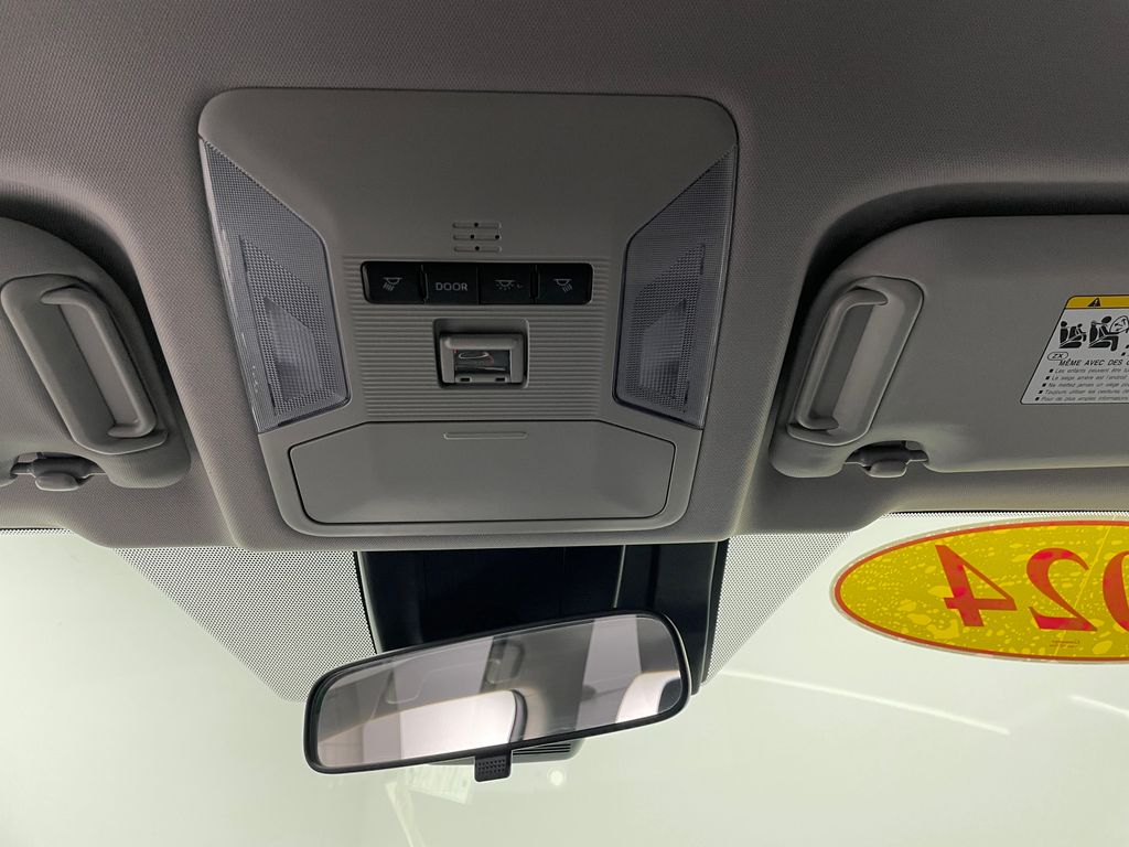 Thumbnail: 2024 Toyota RAV4 - 31