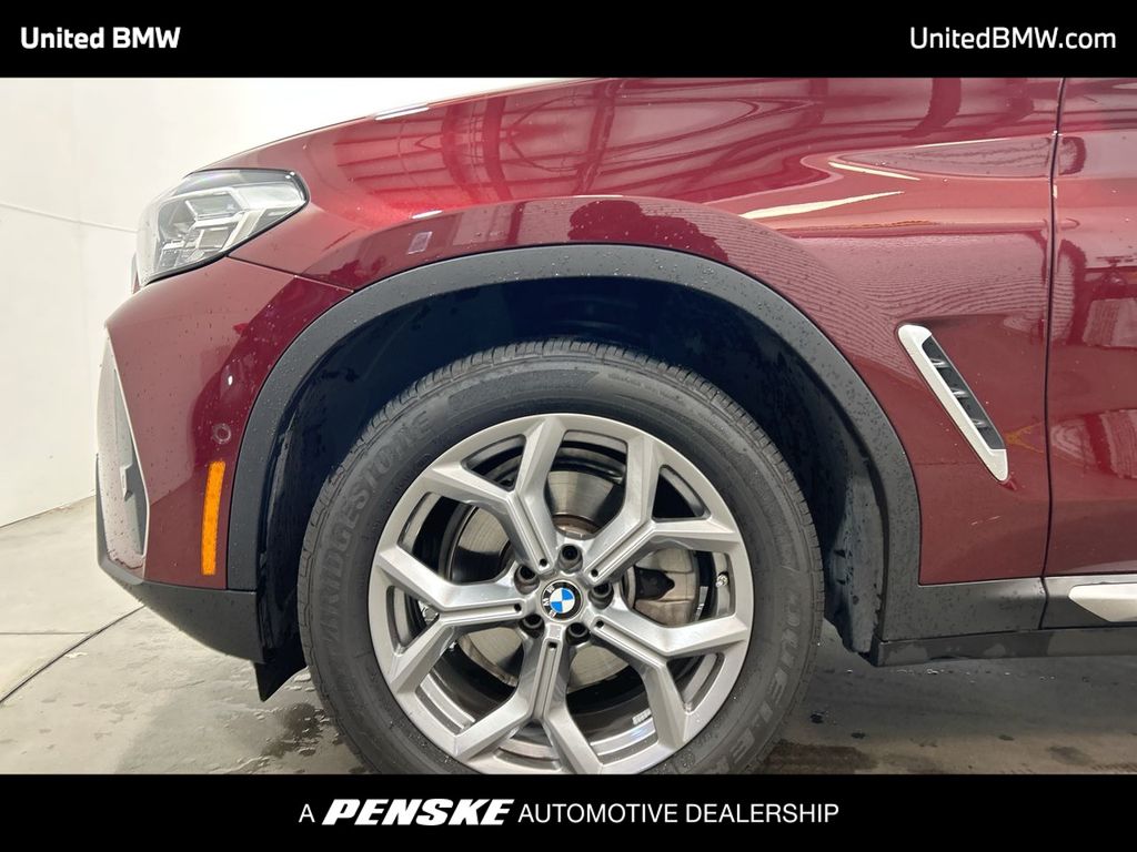 Thumbnail: 2025 BMW X4 - 10