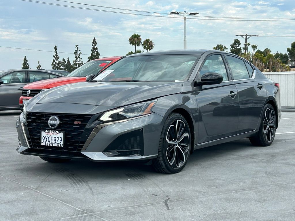 2025 Nissan Altima 2.5 SR