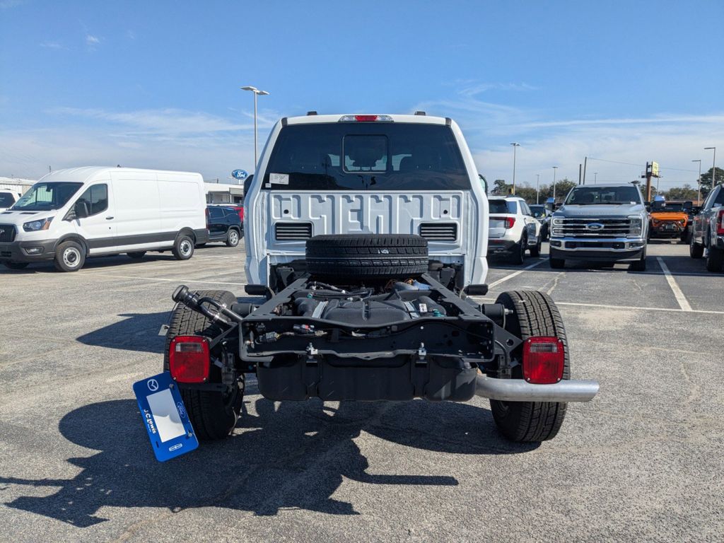 2025 Ford F-350 Chassis XL