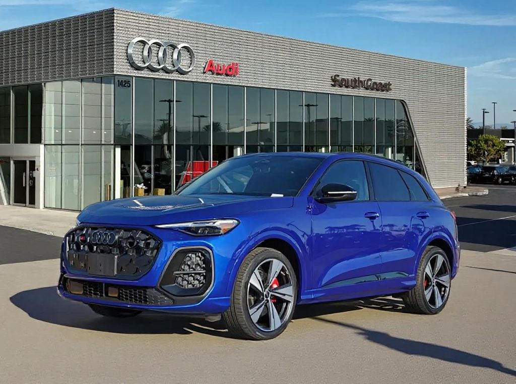 Thumbnail: 2025 Audi SQ5 - 1