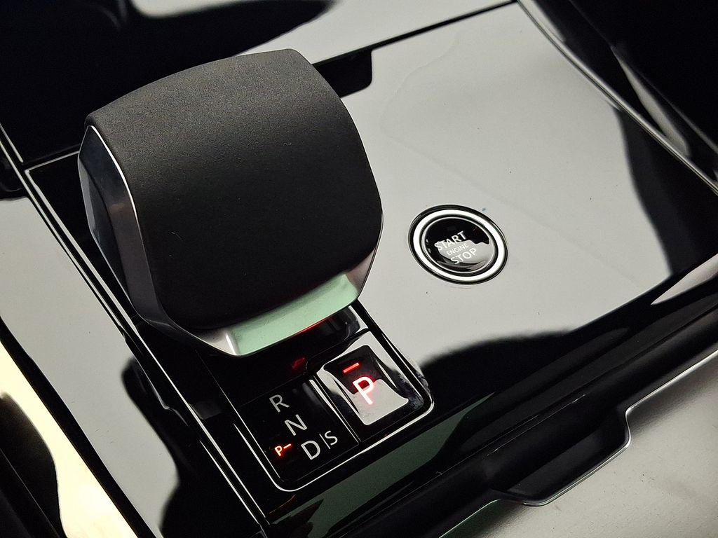 Thumbnail: 2026 Land Rover Range Rover Sport - 12
