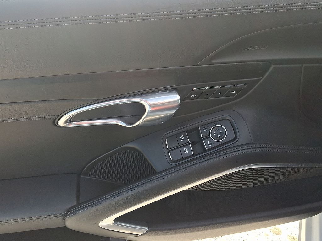 Thumbnail: 2018 Porsche 911 - 13