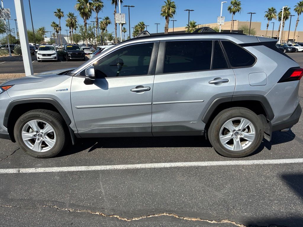 Thumbnail: 2020 Toyota RAV4 - 4