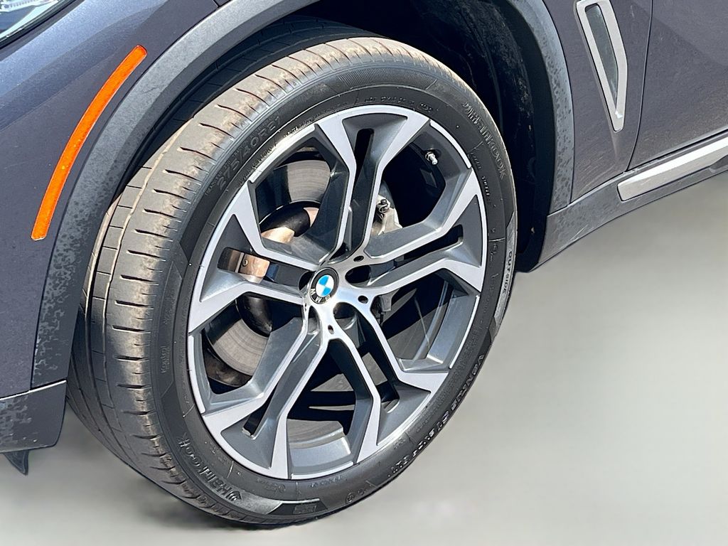 Used 2022 Gray BMW sDrive40i image 32