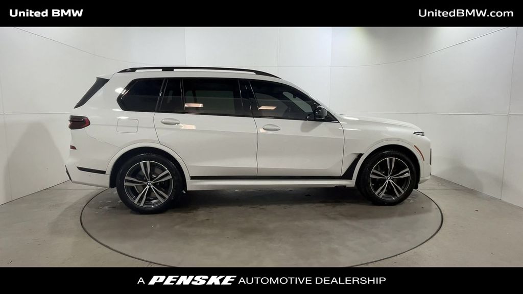 2024 BMW X7 M60i 9