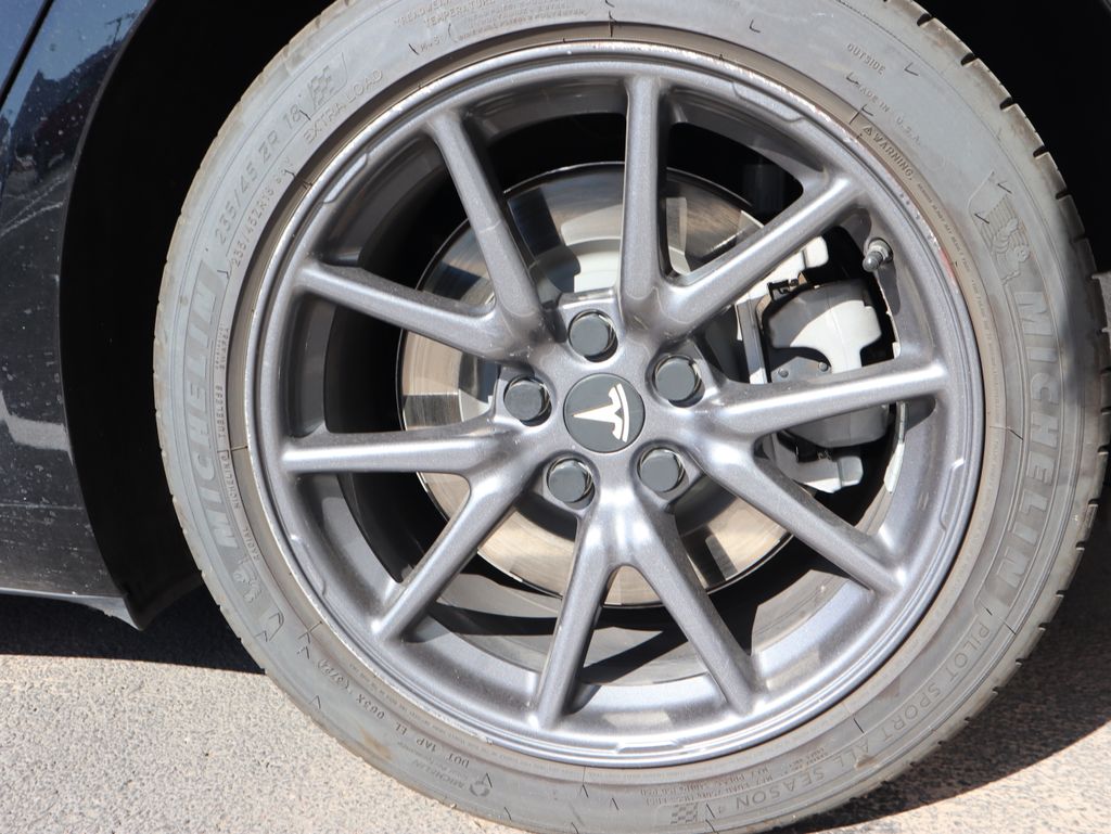 Thumbnail: 2019 Tesla Model 3 - 16