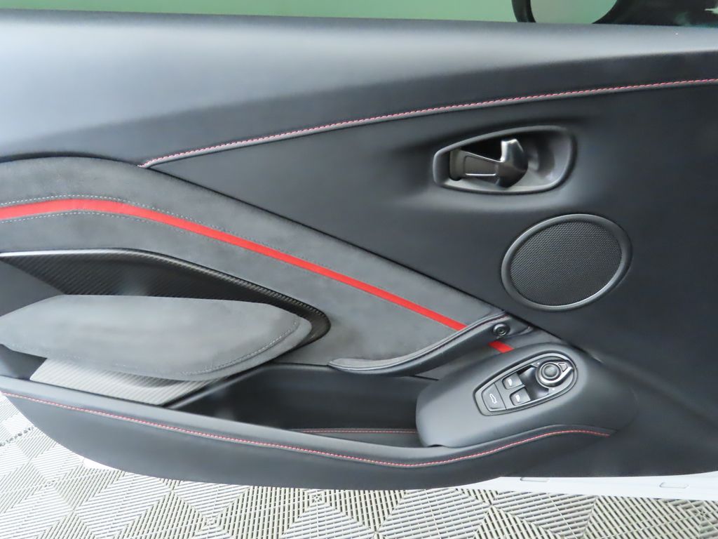 2023 Aston Martin Vantage F1 Edition 23