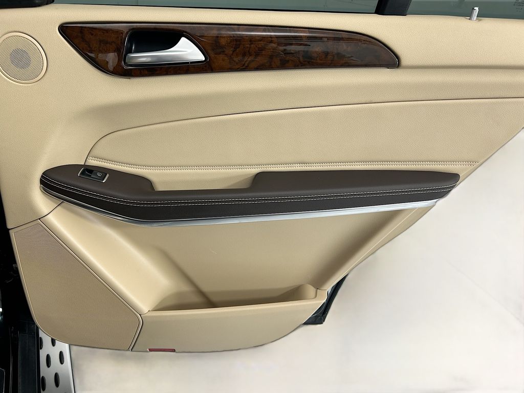 Thumbnail: 2019 Mercedes-Benz GLS - 26