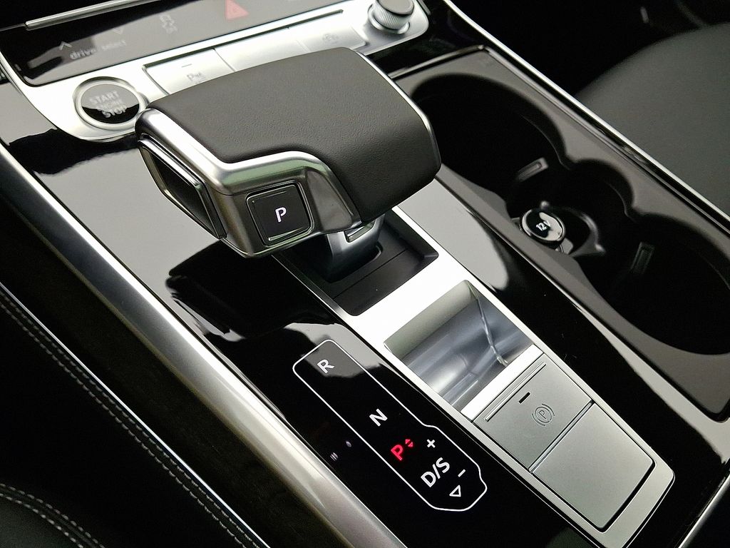 Thumbnail: 2026 Audi Q7 - 10