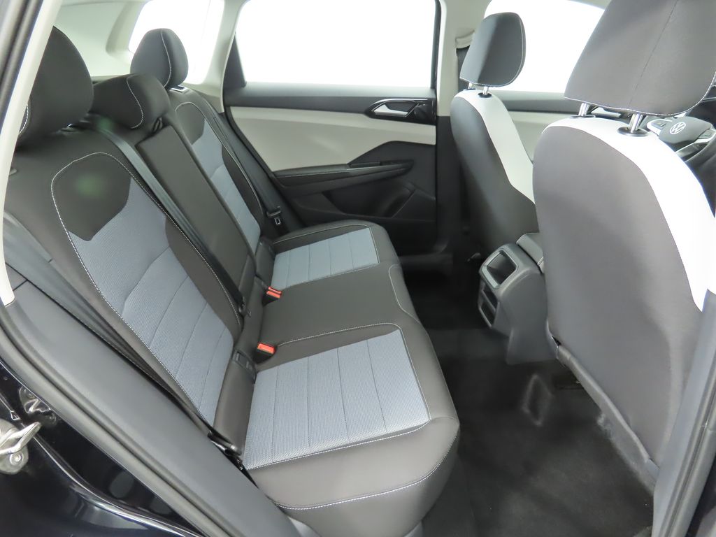 Thumbnail: 2025 Volkswagen Taos - 22