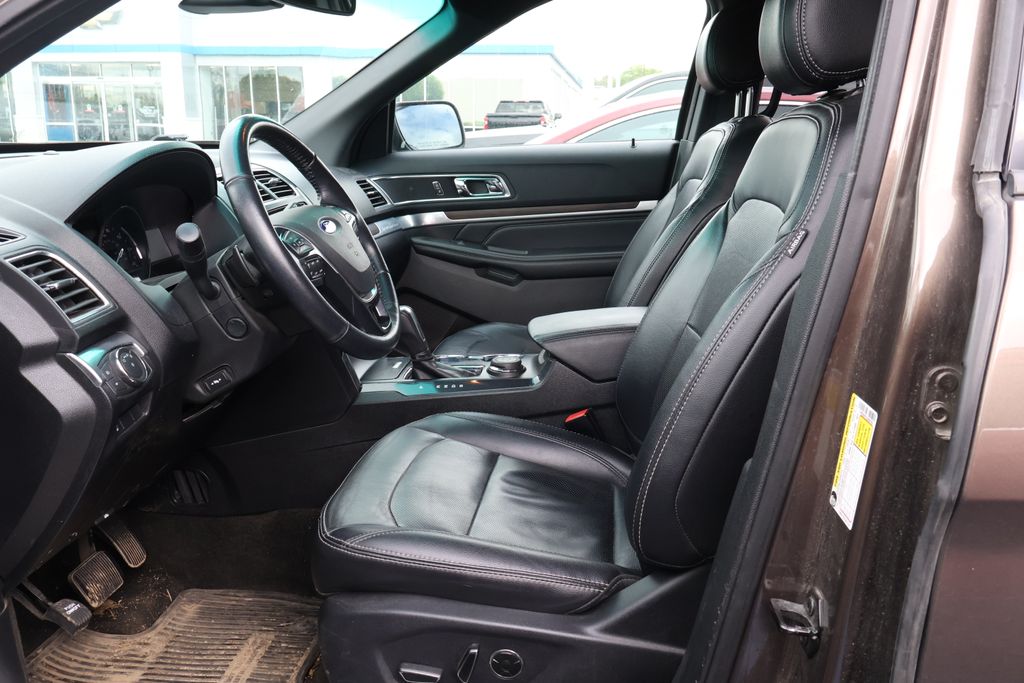2016 Ford Explorer Limited 12