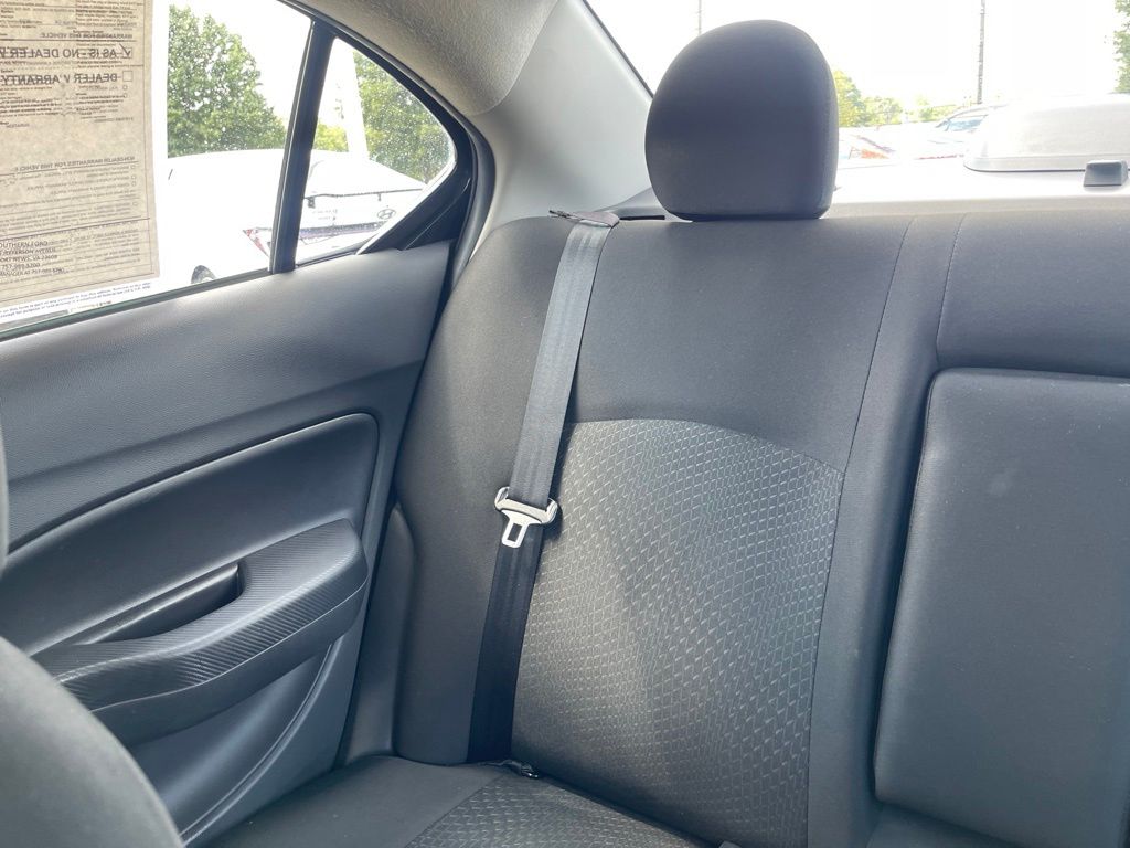 Used 2022 Black Mitsubishi SE image 10