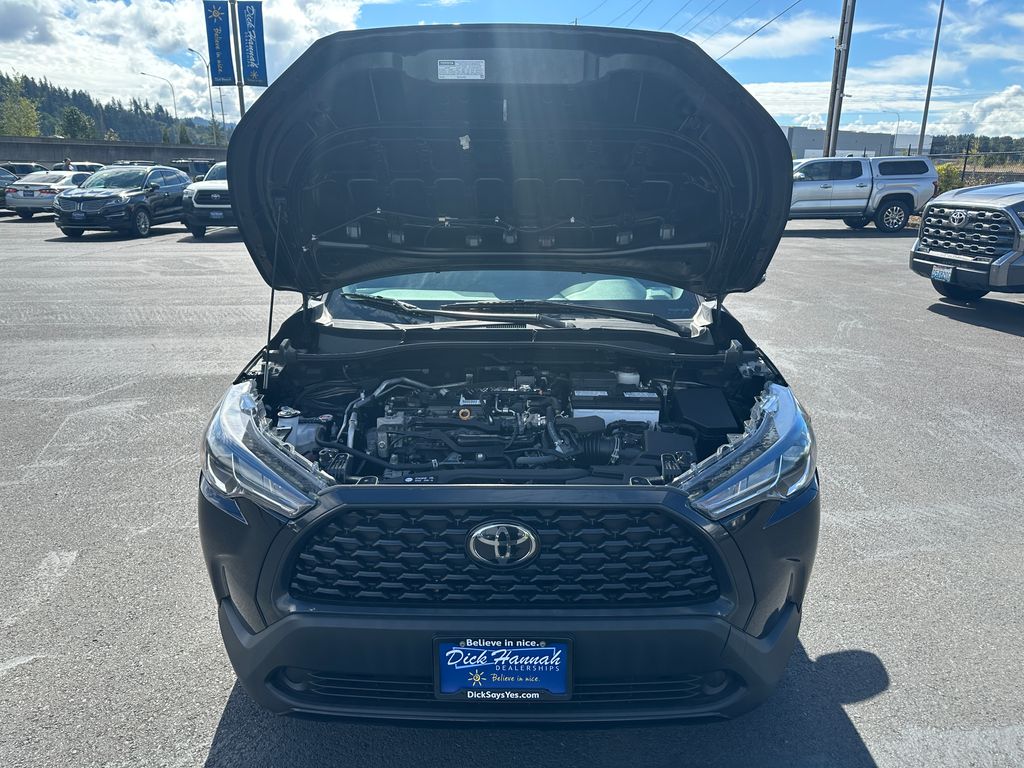 2024 Toyota Corolla Cross LE