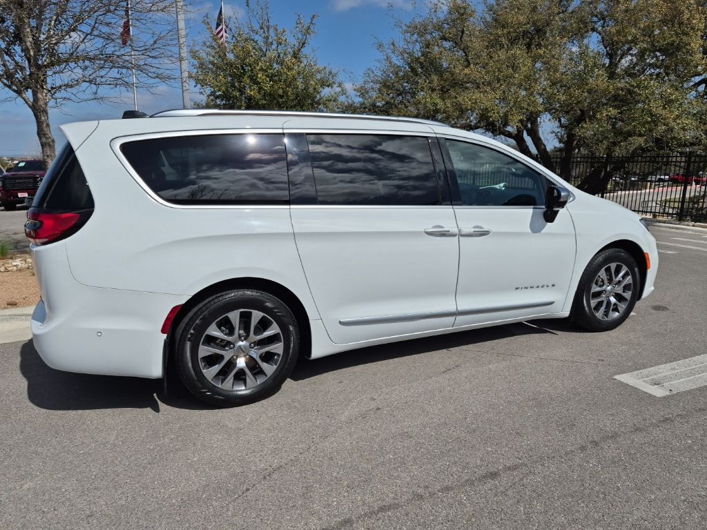 Used Car 2023 Chrysler Pacifica Hybrid  Pinnacle For Sale Under $35,000 In Austin, Texas
