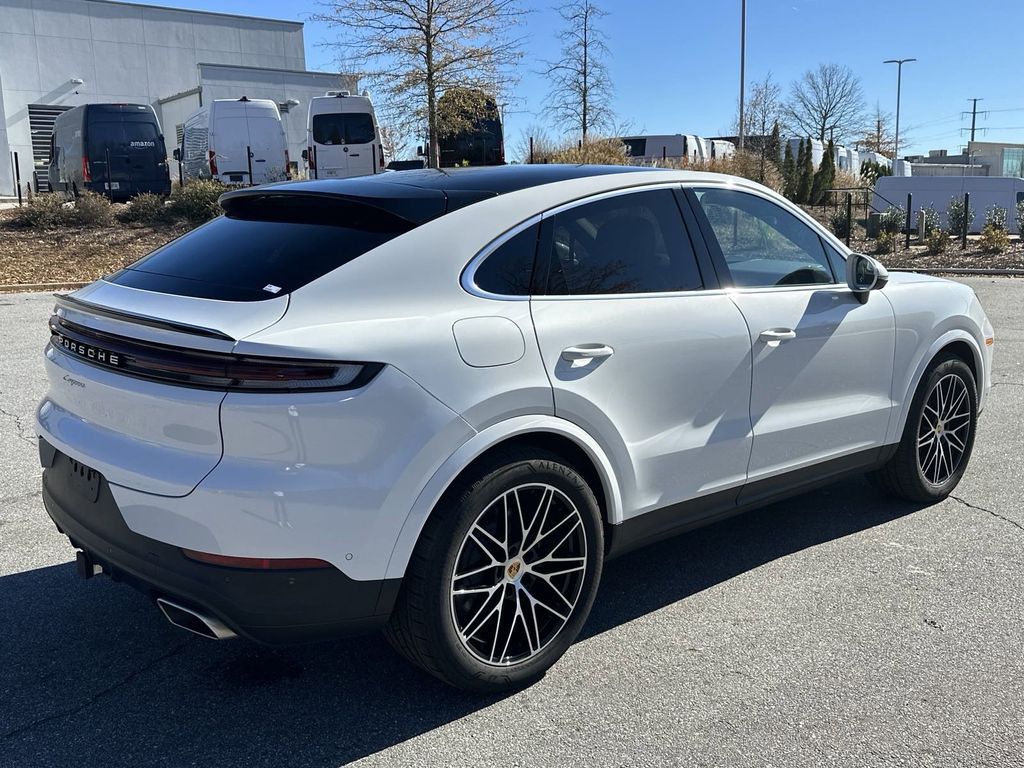 2024 Porsche Cayenne Coupe Base 8