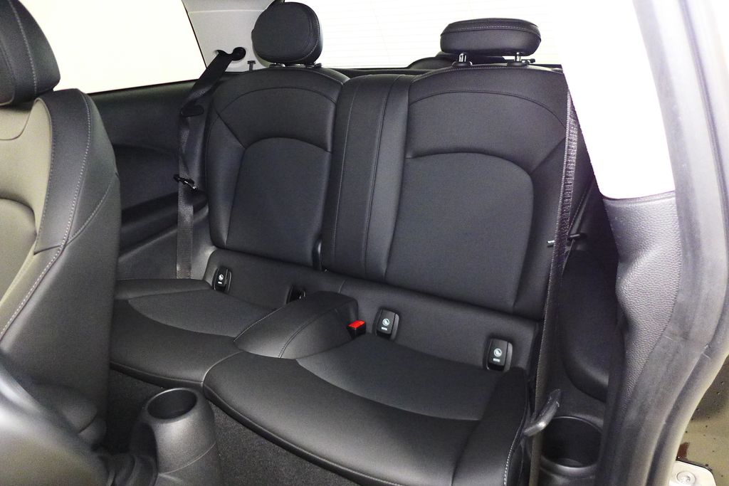 Thumbnail: 2023 MINI Cooper - 21