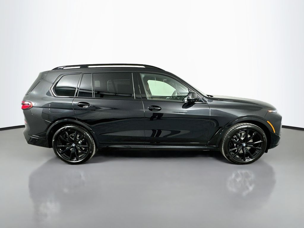 Thumbnail: 2027 BMW X7 - 4