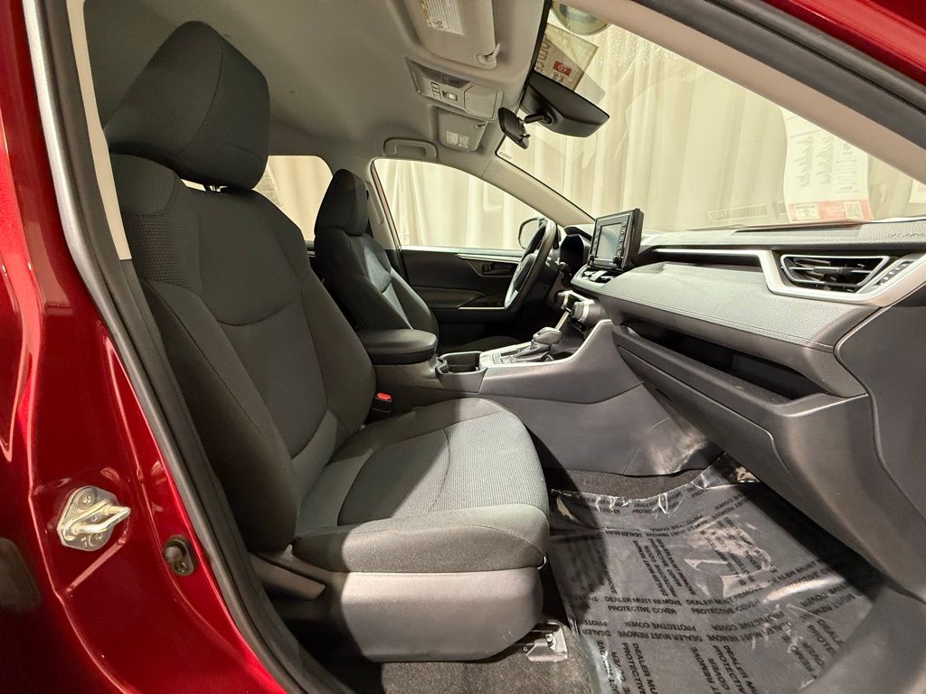 Thumbnail: 2020 Toyota RAV4 - 20