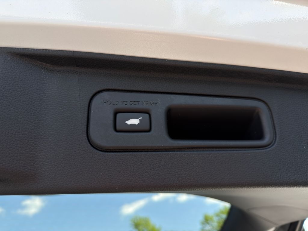 Thumbnail: 2026 Honda Pilot - 23