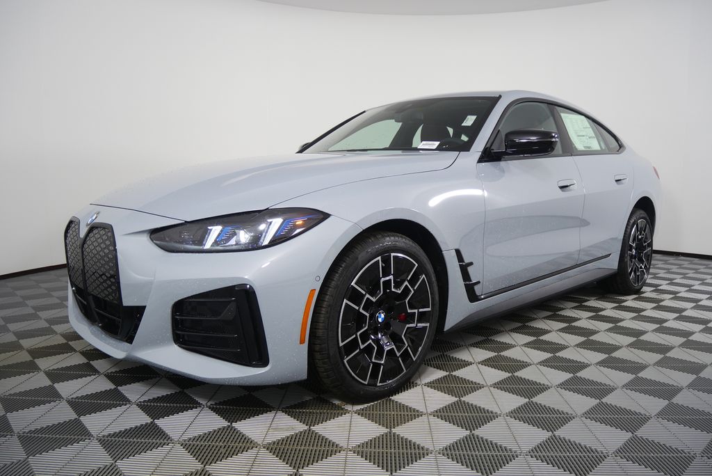 Thumbnail: 2026 BMW i4 - 7