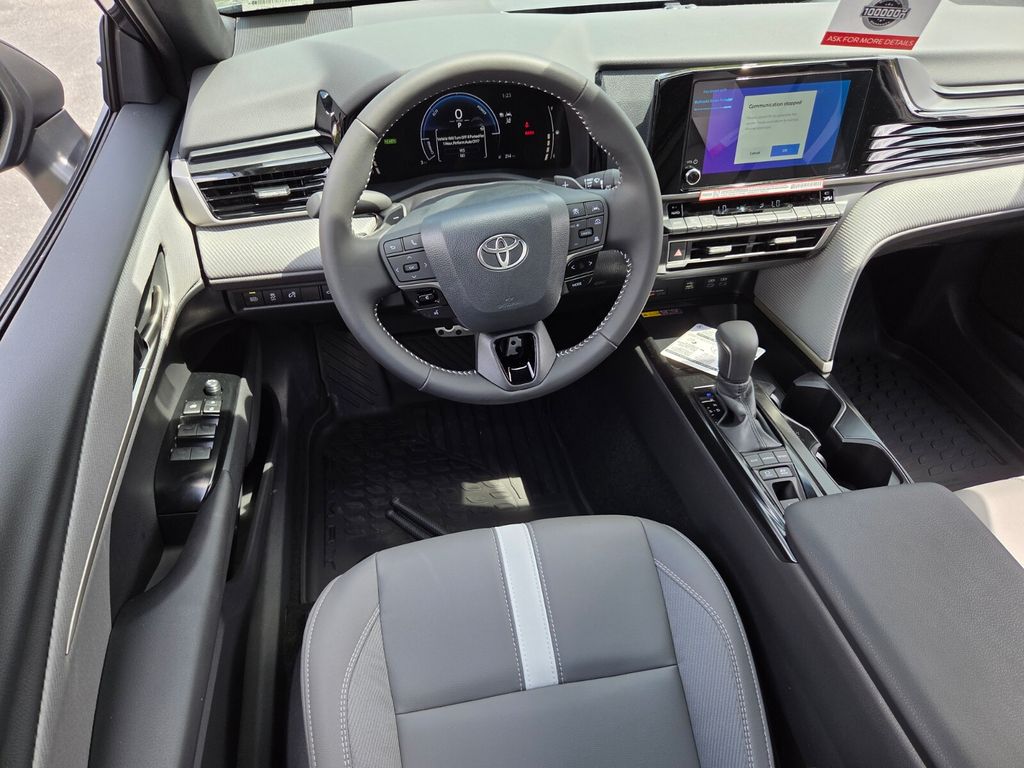 View vehicle photo 6