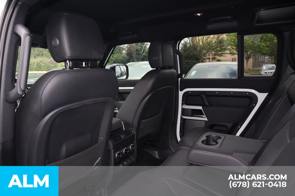 Used 2023 White Land Rover S image 18