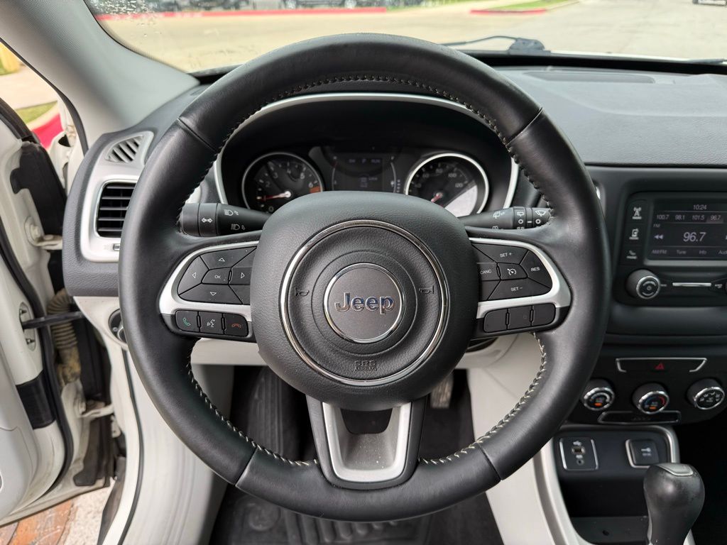 Thumbnail: 2017 Jeep Compass - 17