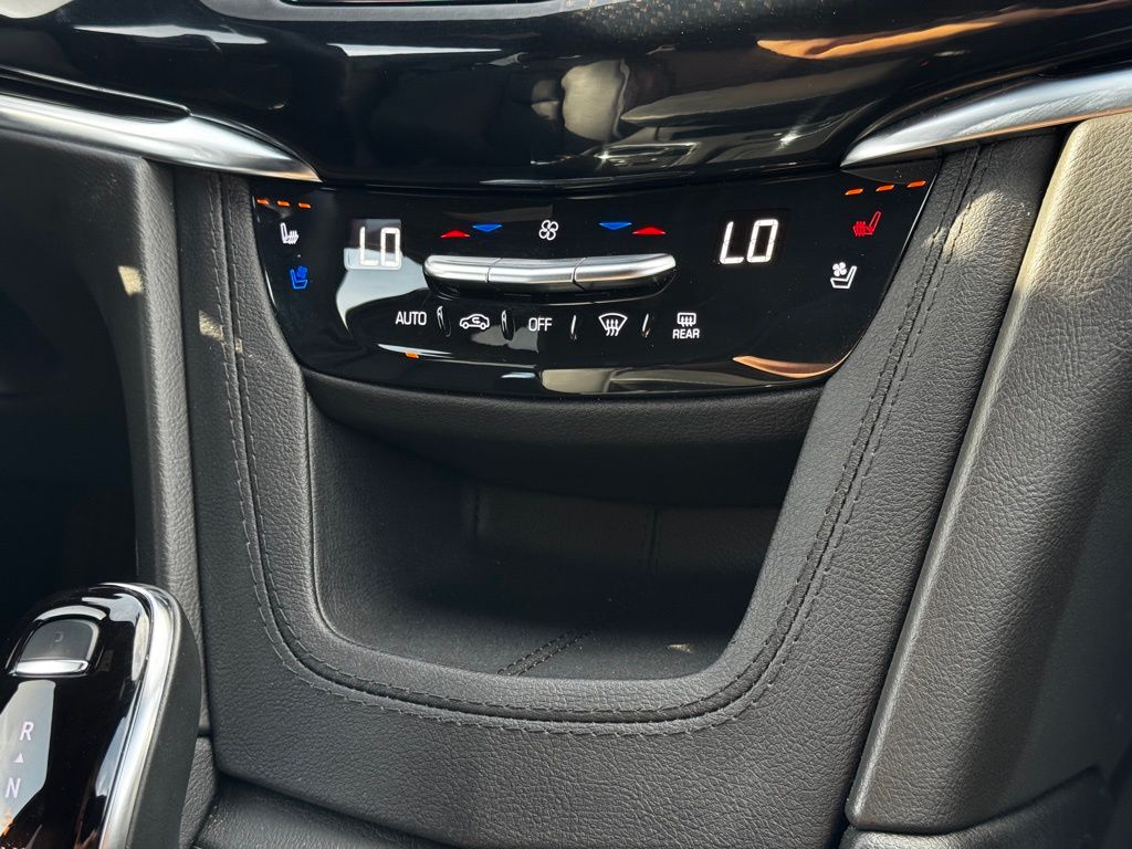 2024 Cadillac XT6 Sport photo
