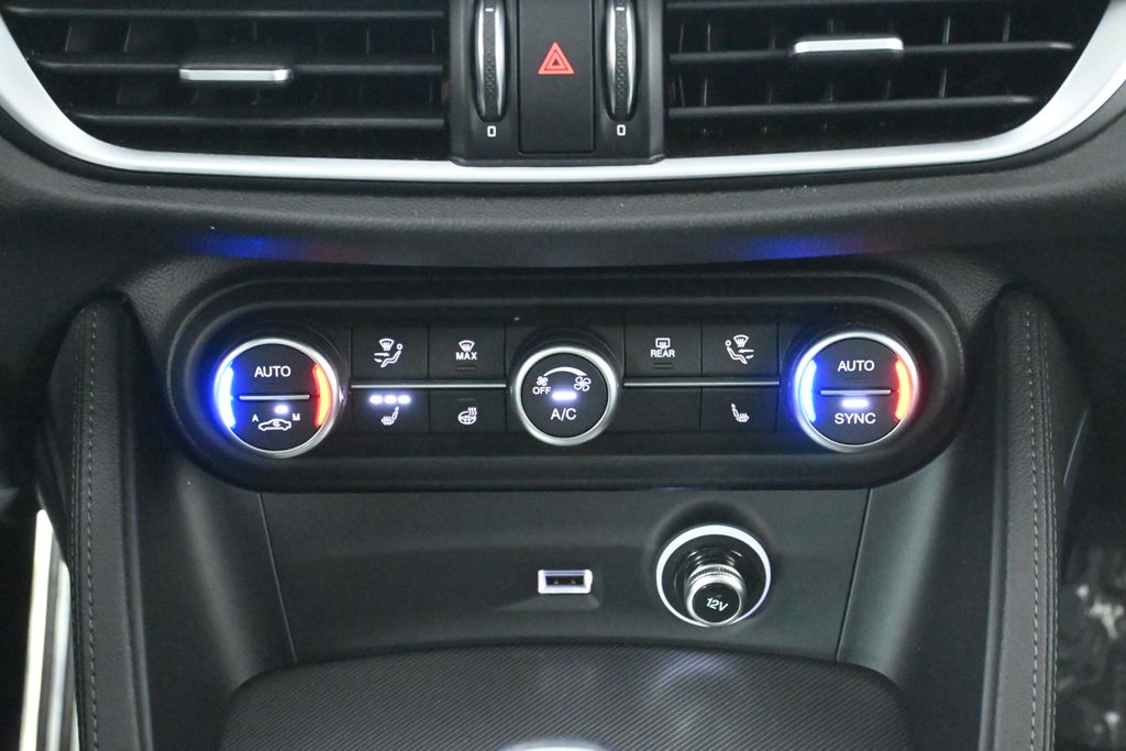 Thumbnail: 2022 Alfa Romeo Stelvio - 23