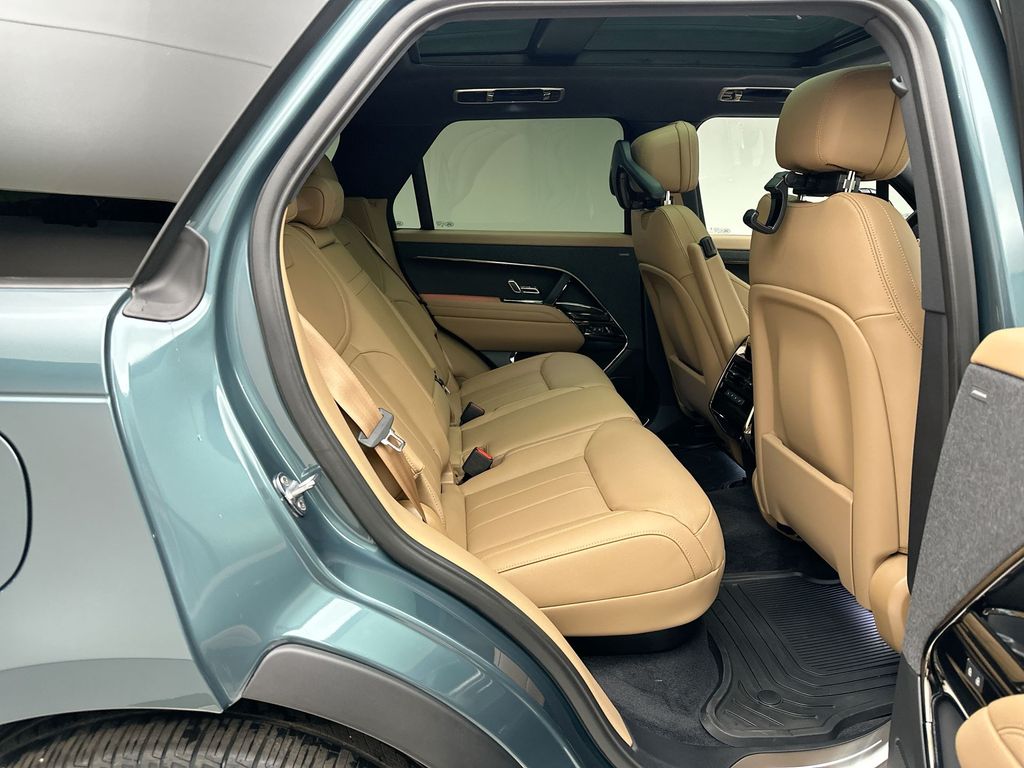 Thumbnail: 2026 Land Rover Range Rover Sport - 7