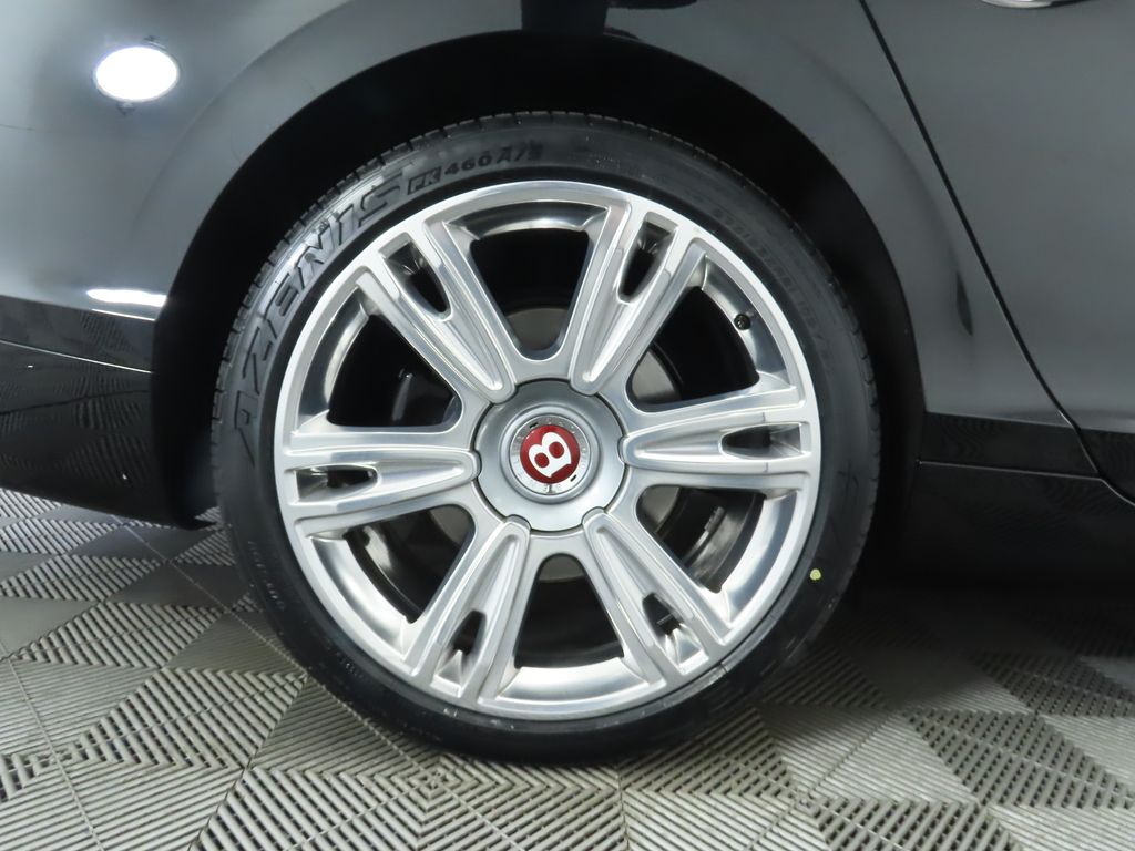 Thumbnail: 2018 Bentley Flying Spur - 32