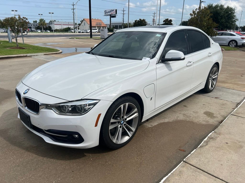 2018 BMW 3 Series 330e iPerformance Sedan RWD