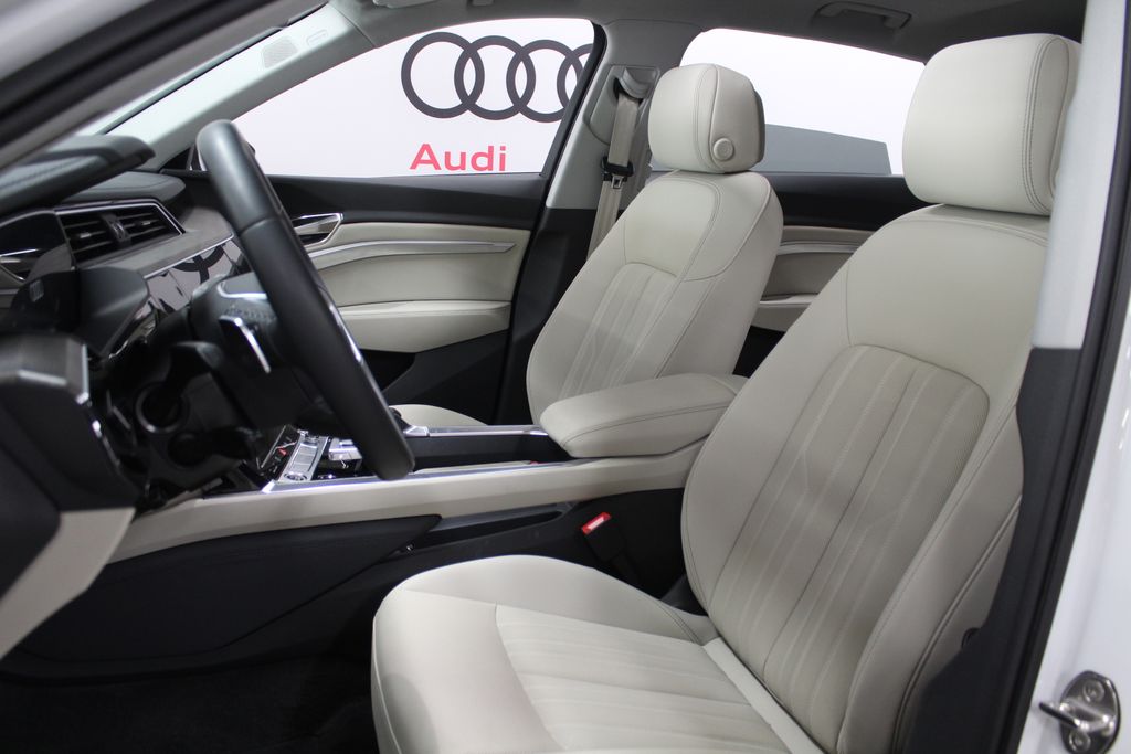Thumbnail: 2024 Audi Q8 e-tron - 12