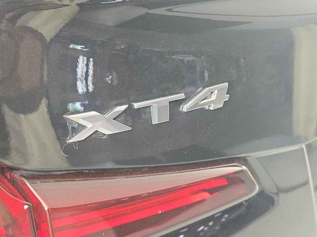 2021 Cadillac XT4 Premium Luxury - 5
