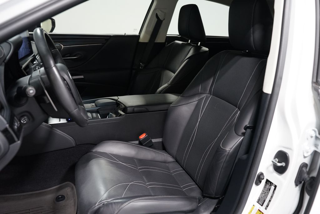 Thumbnail: 2022 Lexus ES - 6